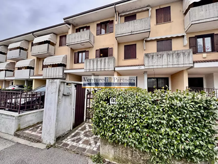 Immagine 11 di Villetta a schiera in vendita  in Via Antonio Gramsci a Desenzano Del Garda