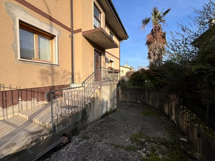 Immagine 40 di Casa bifamiliare in vendita  in Via Roma a Longare