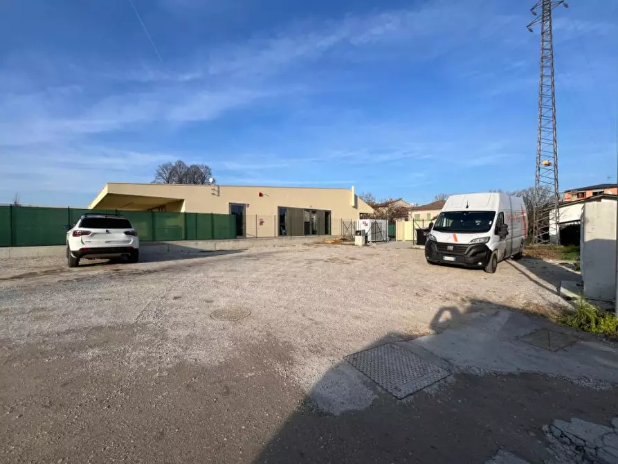 Immagine 47 di Casa bifamiliare in vendita  in Via Roma a Longare