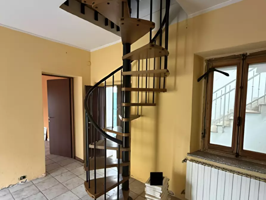 Immagine 3 di Appartamento in vendita  in Via Novara 4 a Lonate Pozzolo