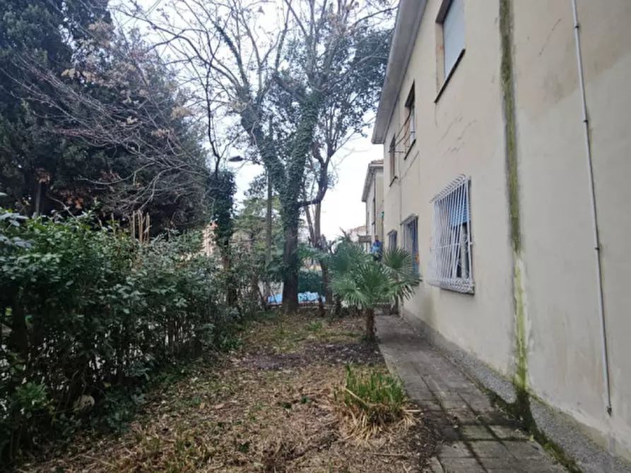 Immagine 12 di Appartamento in vendita  in via campania 2 a Rimini