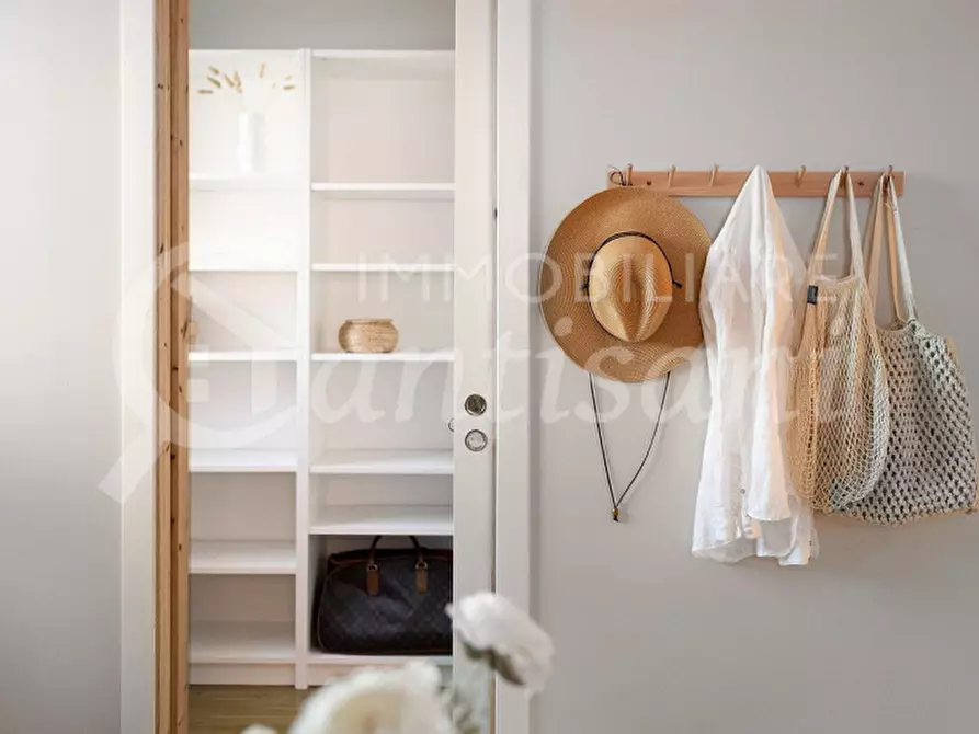 Immagine 15 di Appartamento in vendita  in Viale Eleonora Duse a Firenze