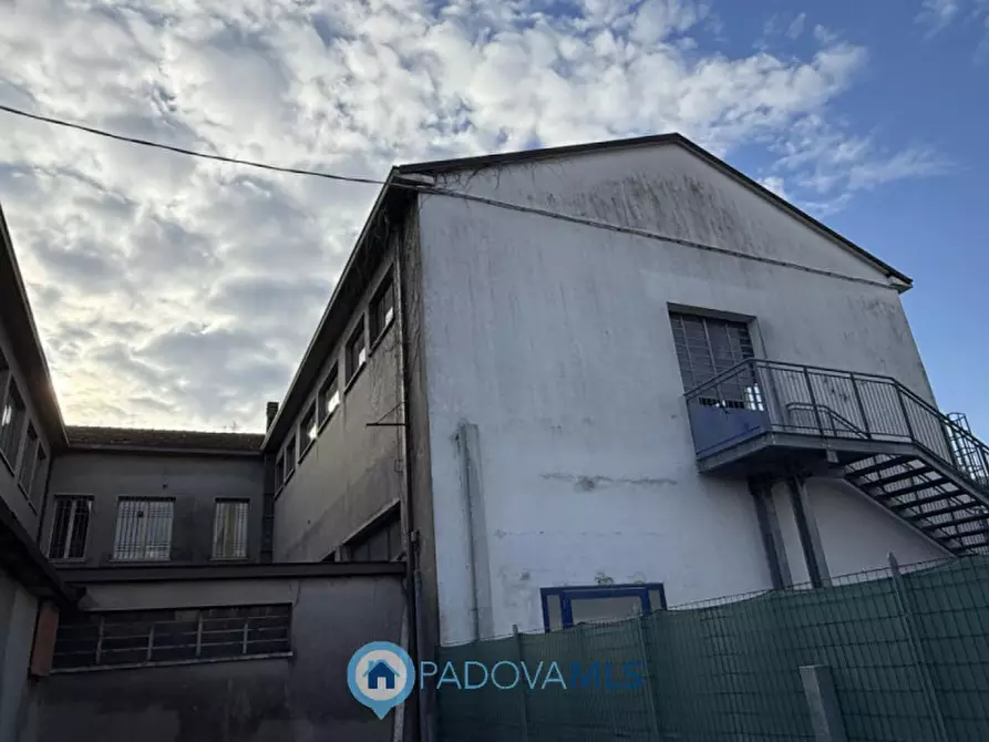 Immagine 3 di Magazzino in vendita  in Via Jacopo d'Avanzo a Padova