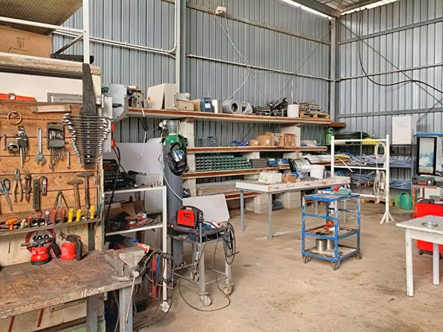 Immagine 7 di Capannone industriale in vendita  in C.da Scuole Pie –Falascuso, N. snc a Ceglie Messapico