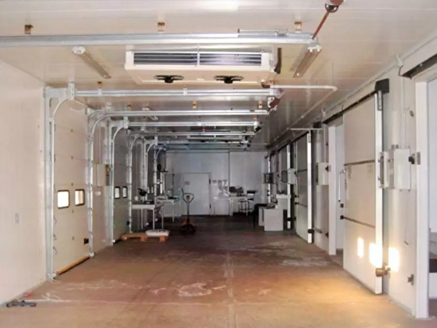 Immagine 8 di Capannone industriale in vendita  in C.da Scuole Pie –Falascuso, N. snc a Ceglie Messapico