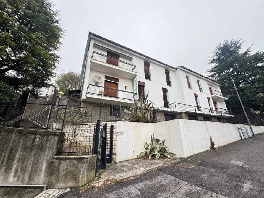 Immagine 3 di Appartamento in vendita  a Brescia