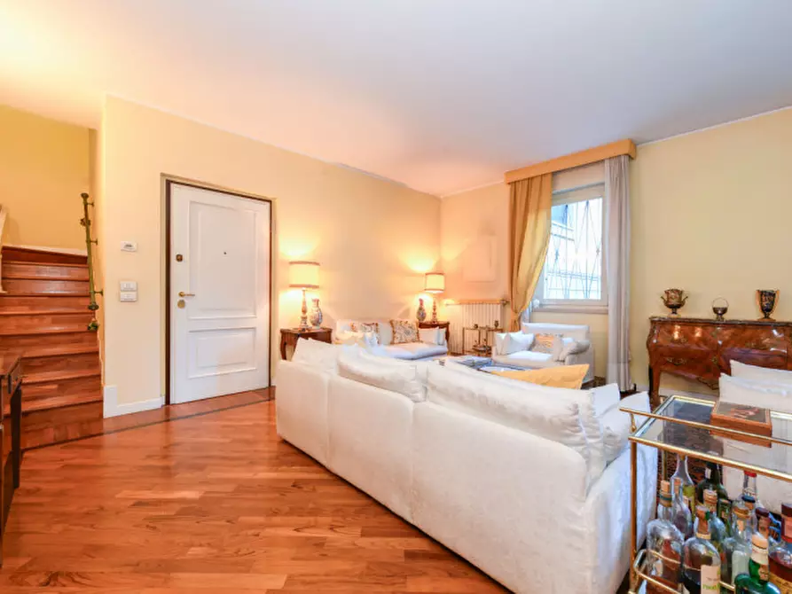 Immagine 2 di Appartamento in vendita  a Brescia