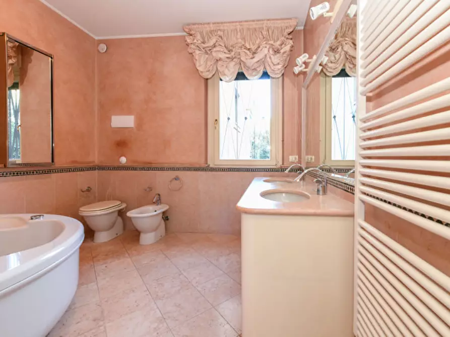 Immagine 35 di Appartamento in vendita  a Brescia