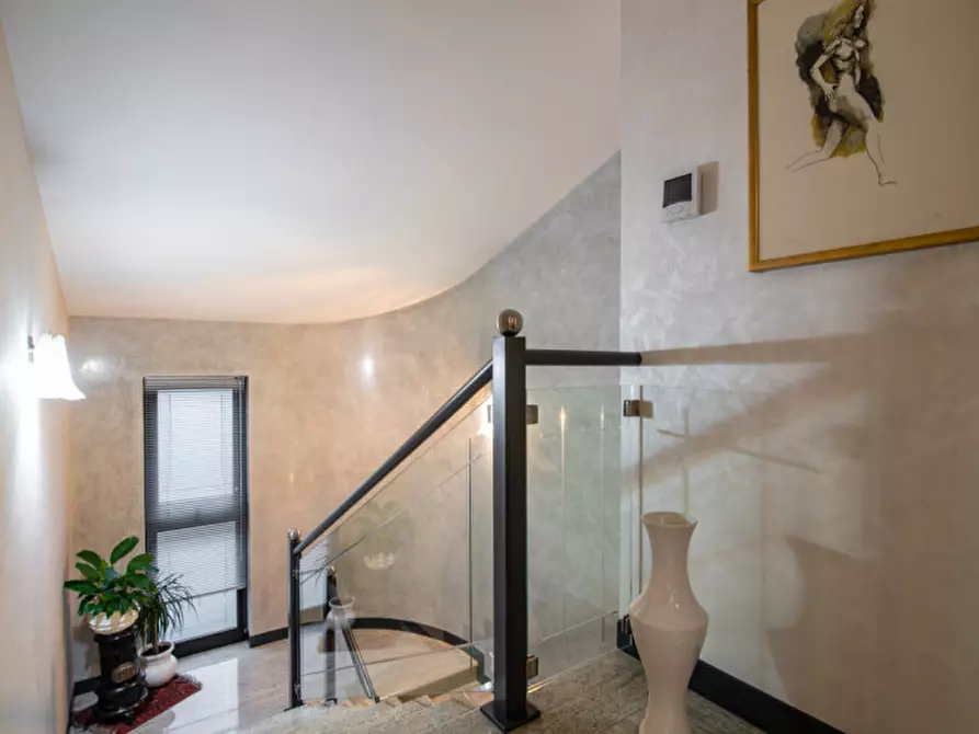 Immagine 8 di Villa in vendita  in Via Gabriele D'Annunzio a Due Carrare