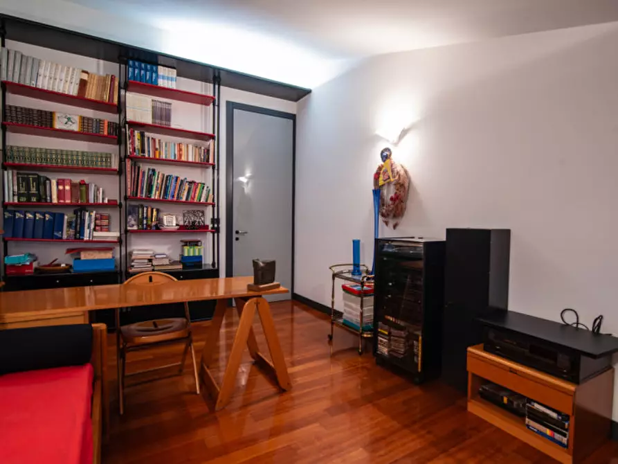 Immagine 13 di Villa in vendita  in Via Gabriele D'Annunzio a Due Carrare