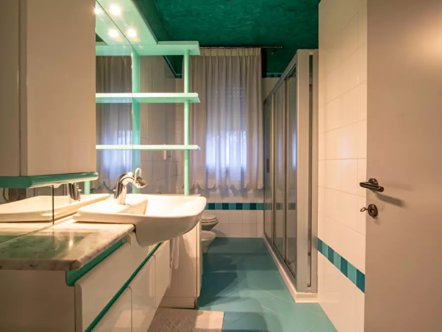 Immagine 22 di Villa in vendita  in Via Gabriele D'Annunzio a Due Carrare