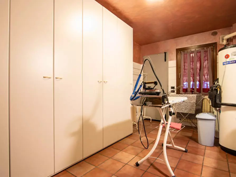 Immagine 30 di Villa in vendita  in Via Gabriele D'Annunzio a Due Carrare