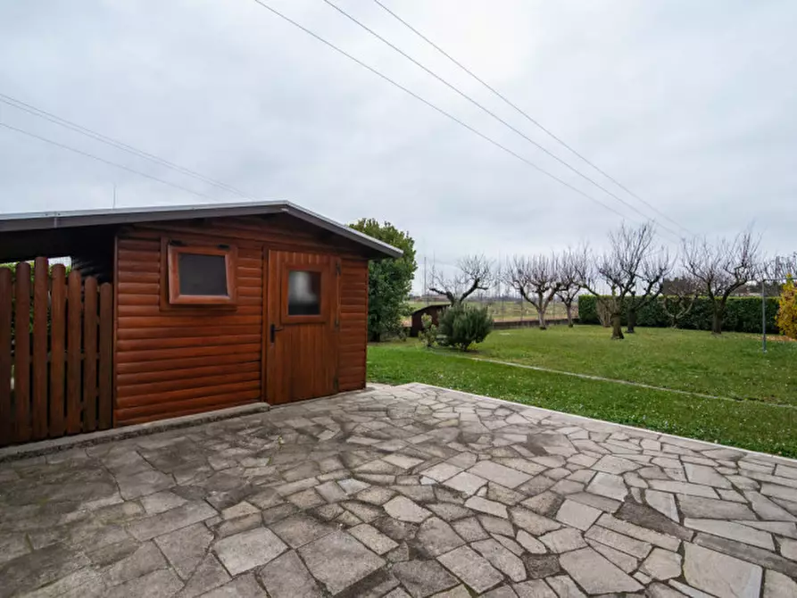 Immagine 41 di Villa in vendita  in Via Gabriele D'Annunzio a Due Carrare