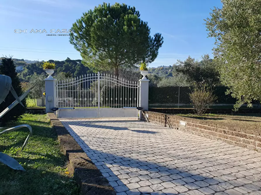 Immagine 1 di Casa indipendente in vendita  in Località Roncosambaccio a Fano