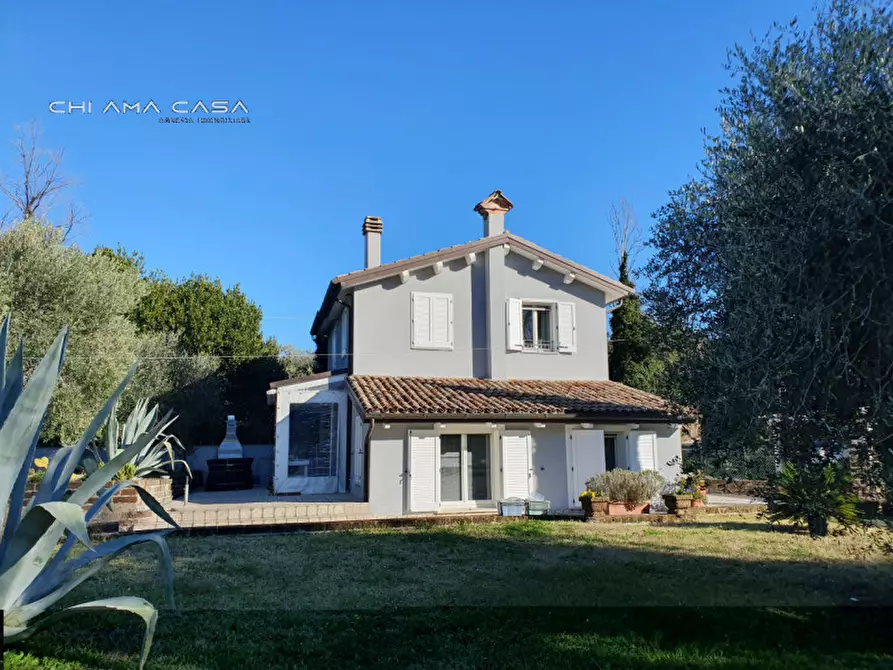 Immagine 2 di Casa indipendente in vendita  in Località Roncosambaccio a Fano
