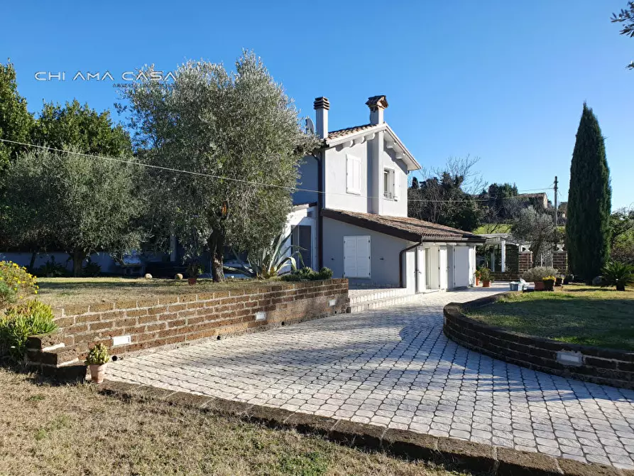 Immagine 3 di Casa indipendente in vendita  in Località Roncosambaccio a Fano