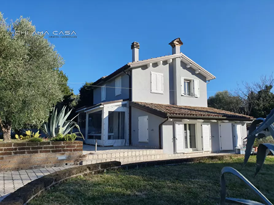 Immagine 4 di Casa indipendente in vendita  in Località Roncosambaccio a Fano