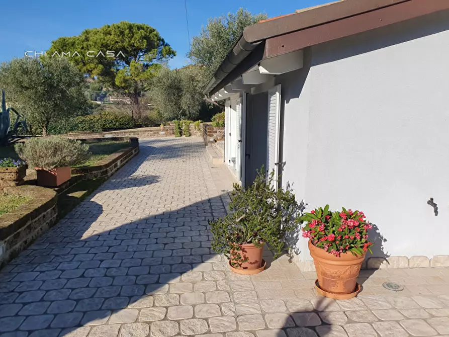 Immagine 5 di Casa indipendente in vendita  in Località Roncosambaccio a Fano