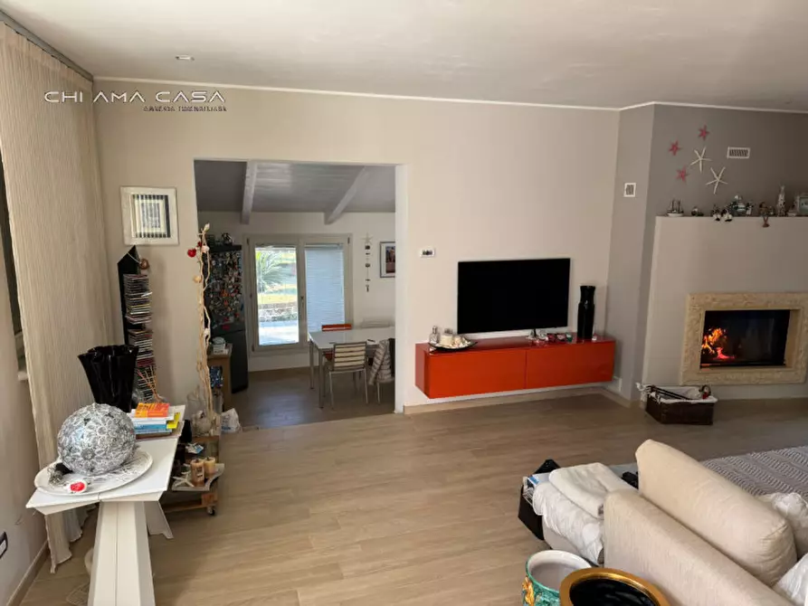 Immagine 9 di Casa indipendente in vendita  in Località Roncosambaccio a Fano