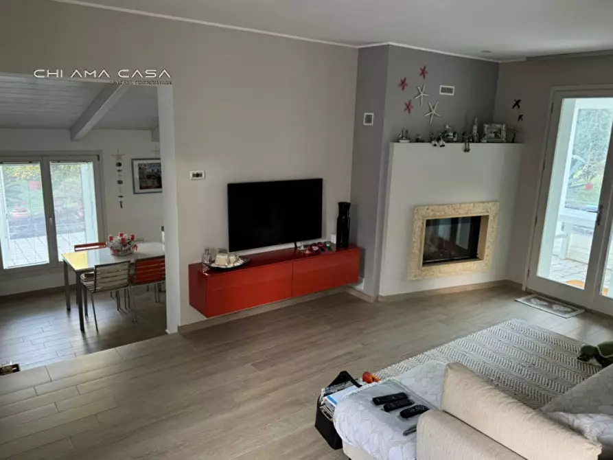 Immagine 11 di Casa indipendente in vendita  in Località Roncosambaccio a Fano