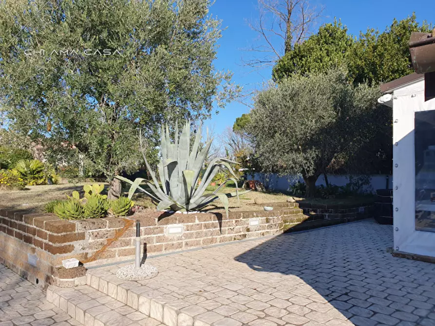 Immagine 29 di Casa indipendente in vendita  in Località Roncosambaccio a Fano