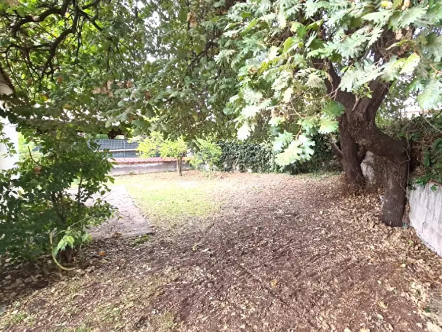 Immagine 7 di Villa in vendita  in Via Volturno a Mascalucia