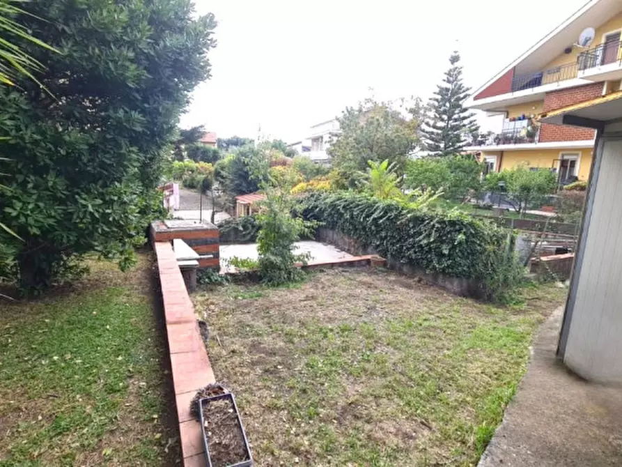 Immagine 8 di Villa in vendita  in Via Volturno a Mascalucia