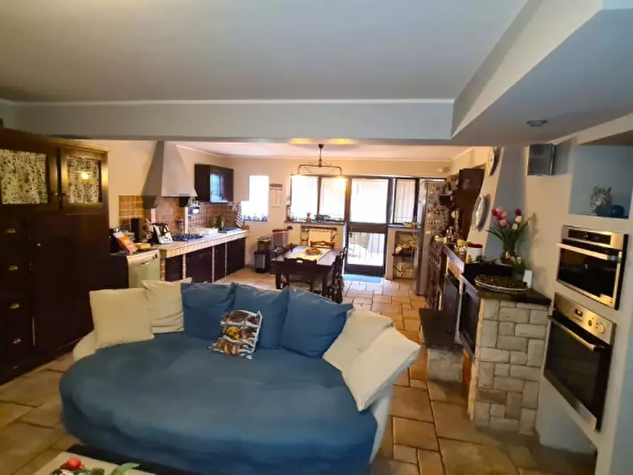 Immagine 12 di Villa in vendita  in Via Volturno a Mascalucia