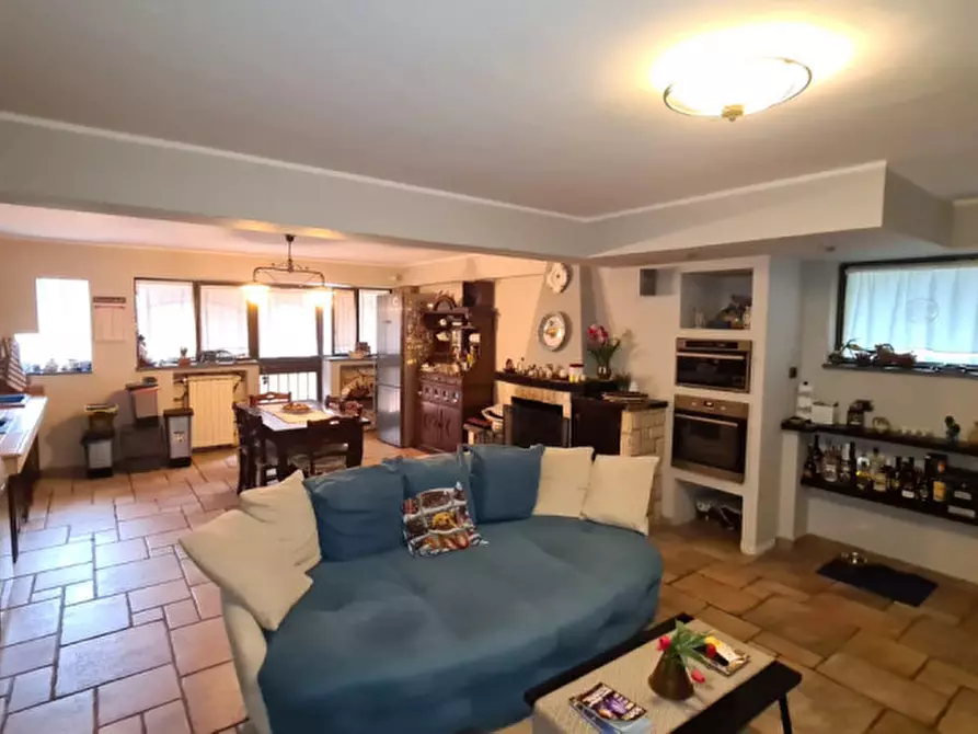 Immagine 13 di Villa in vendita  in Via Volturno a Mascalucia