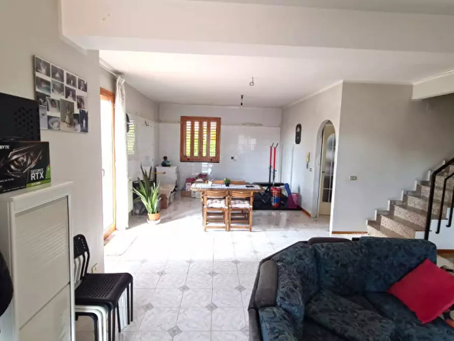 Immagine 16 di Villa in vendita  in Via Volturno a Mascalucia