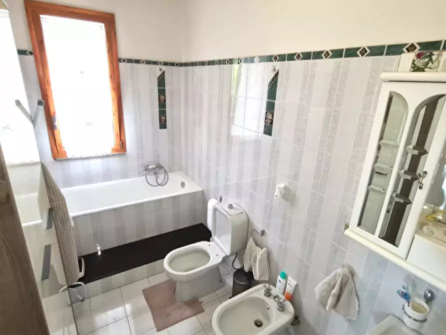 Immagine 17 di Villa in vendita  in Via Volturno a Mascalucia