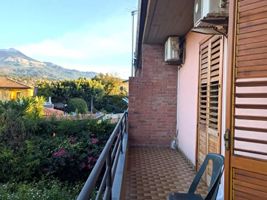 Immagine 19 di Villa in vendita  in Via Volturno a Mascalucia