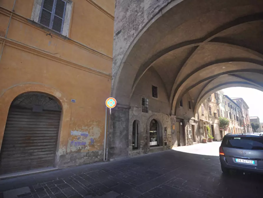 Immagine 2 di Negozio in affitto  in Via Terenzio Varrone, 146 a Rieti