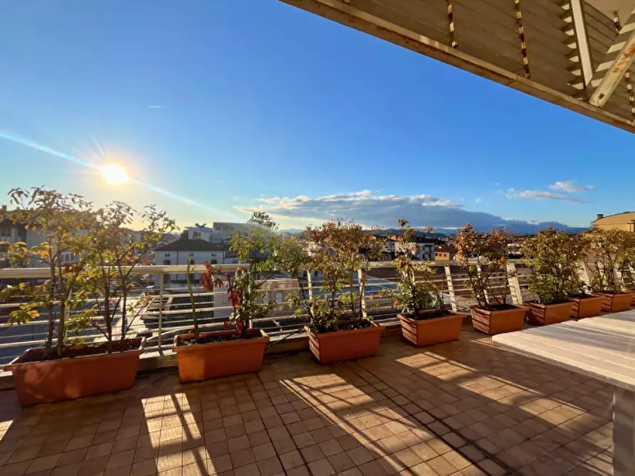 Immagine 1 di Attico in vendita  in Viale Verona a Vicenza