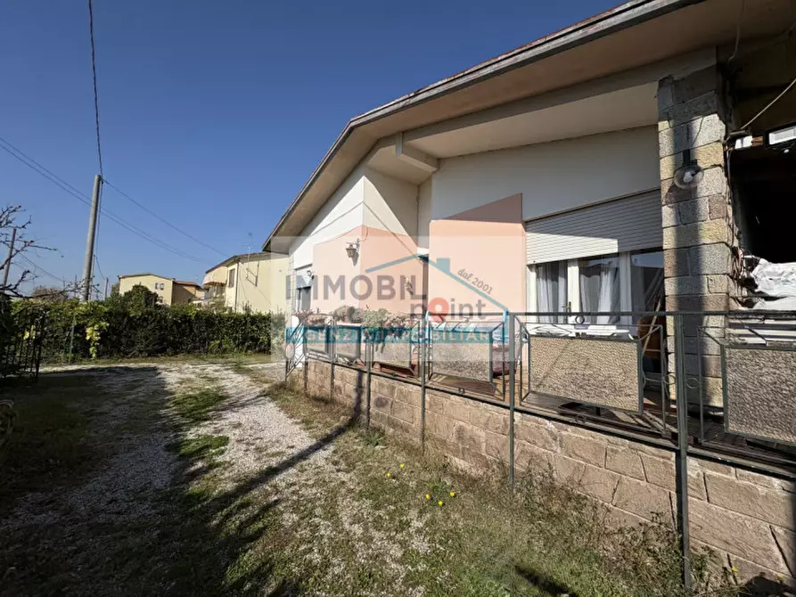 Immagine 1 di Casa indipendente in vendita  in Via Santa Maria d'Abano a Abano Terme