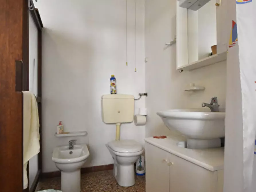 Immagine 25 di Villetta a schiera in vendita  in vicolo padri 9 a Bussolengo