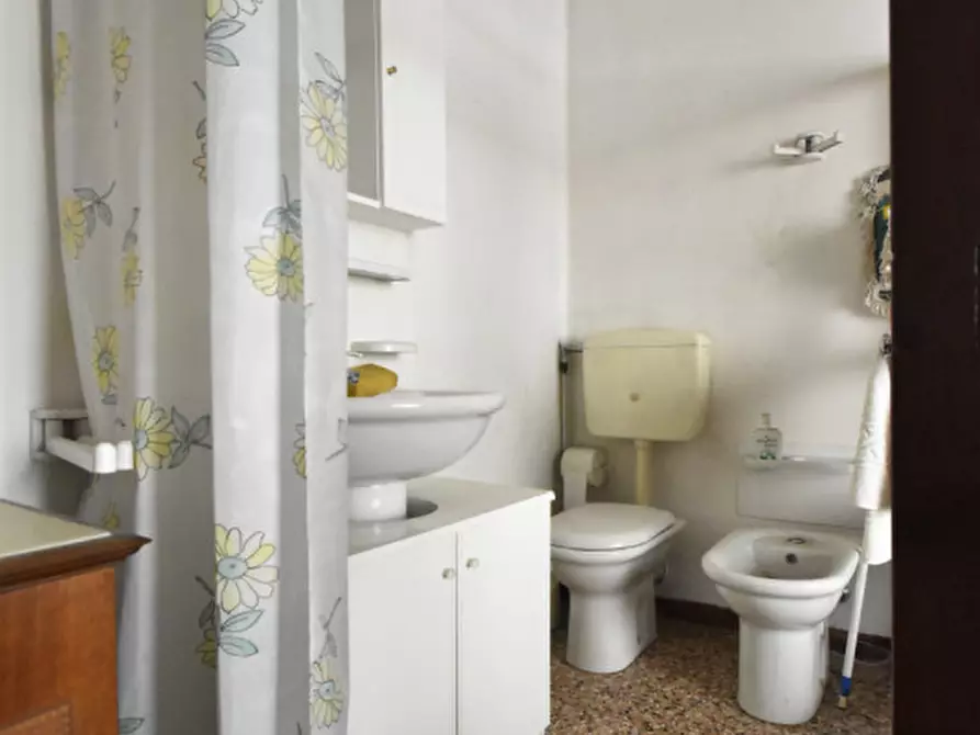 Immagine 29 di Villetta a schiera in vendita  in vicolo padri 9 a Bussolengo