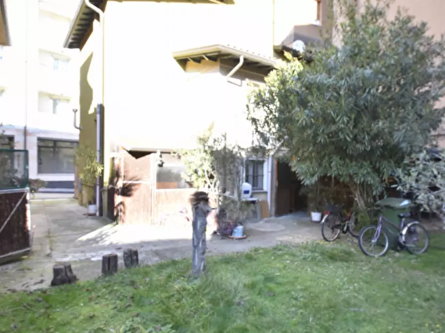 Immagine 43 di Villetta a schiera in vendita  in vicolo padri 9 a Bussolengo