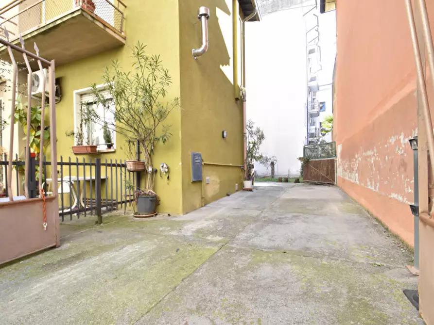 Immagine 47 di Villetta a schiera in vendita  in vicolo padri 9 a Bussolengo