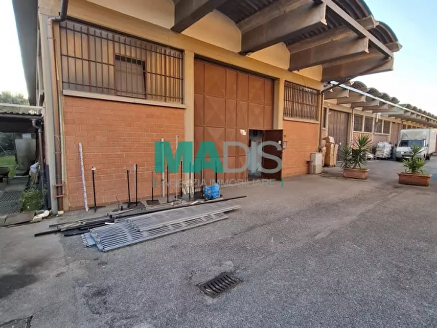 Immagine 7 di Magazzino in vendita  in Via dell'Alloro a Prato