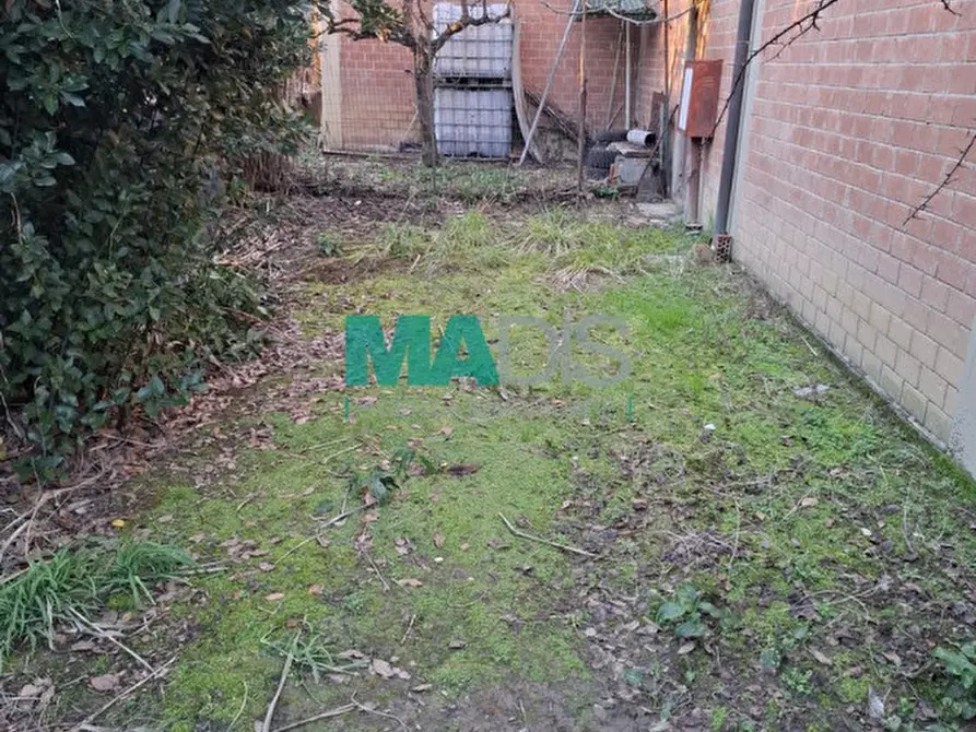 Immagine 9 di Magazzino in vendita  in Via dell'Alloro a Prato