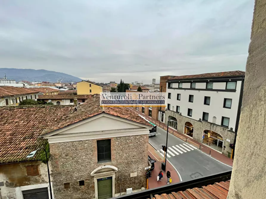 Immagine 13 di Appartamento in vendita  in Via Luciano Manara 1 a Brescia