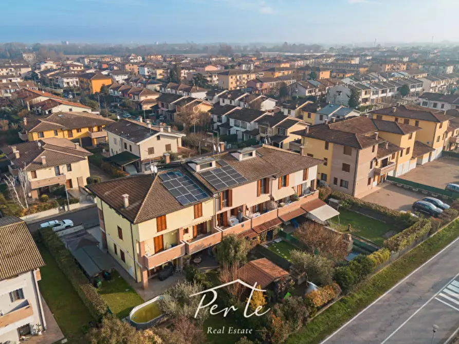 Immagine 1 di Villetta a schiera in vendita  in Via Grecia 42 a Curtatone