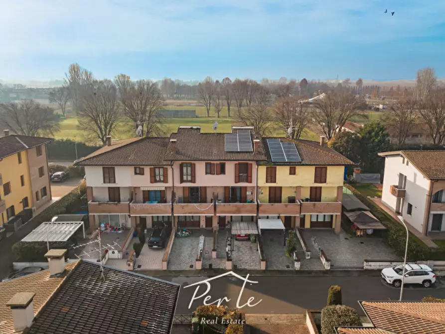 Immagine 3 di Villetta a schiera in vendita  in Via Grecia 42 a Curtatone