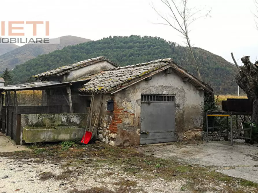 Immagine 5 di Rustico / casale in vendita  in Via Montisola, 69 a Contigliano