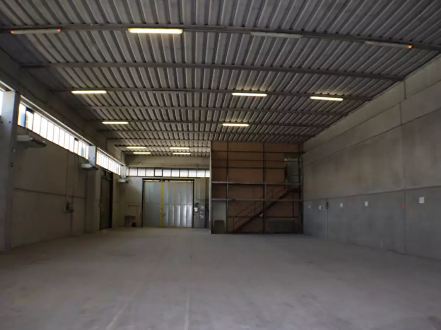 Immagine 6 di Capannone industriale in affitto  in Traversa Prima di Via Benito Graziani a Rieti