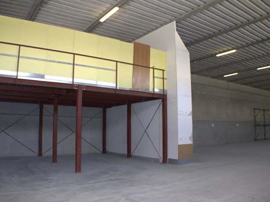 Immagine 9 di Capannone industriale in affitto  in Traversa Prima di Via Benito Graziani a Rieti