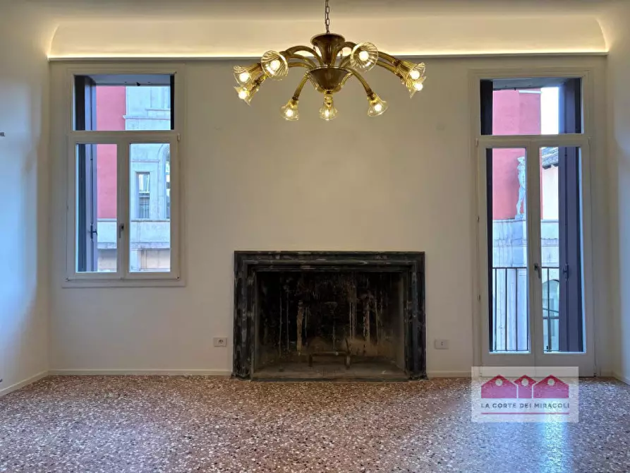 Immagine 8 di Appartamento in vendita  in Contra' Giuseppe Garibaldi a Vicenza