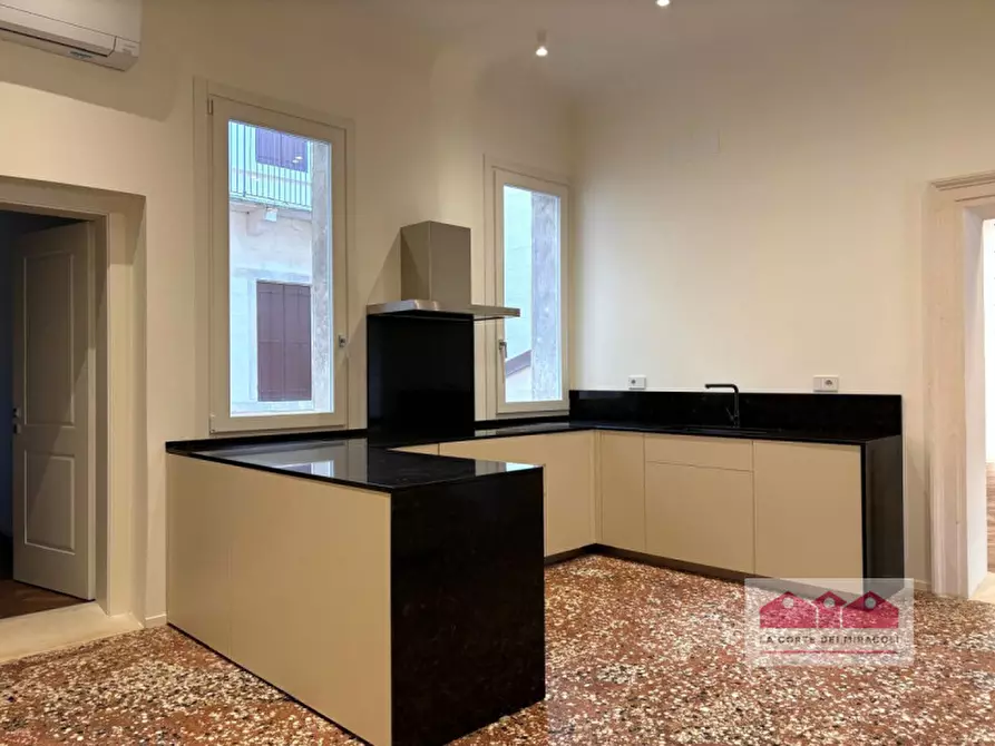 Immagine 13 di Appartamento in vendita  in Contra' Giuseppe Garibaldi a Vicenza