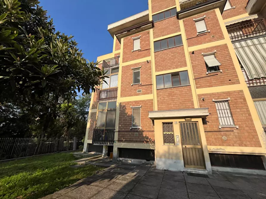 Immagine 3 di Appartamento in vendita  in Via delle bettole 1 a Brescia